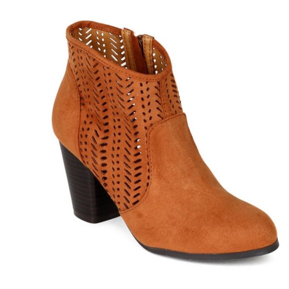 Qupid Sz 5.5 Brown Sake-31 Suede Perforated Chunky Heel Western Riding Bootie - Picture 1 of 14